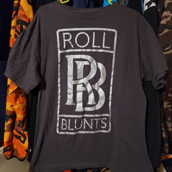 Ecko Unlimited Other - Gray Graphic T-Shirt with Bold Print